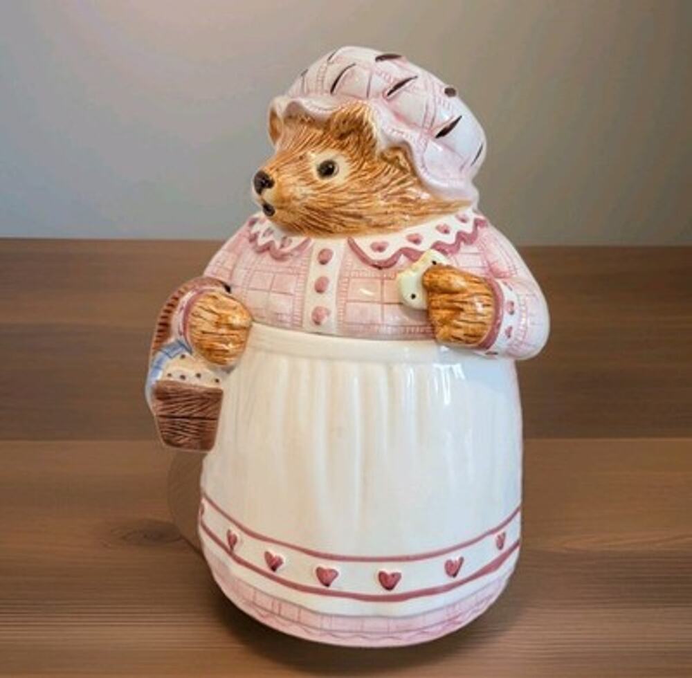 Vintage Sigma Beatrix Potter Mrs Tiggy-Winkle Ceramic Cookie Jar Allen Atkinson